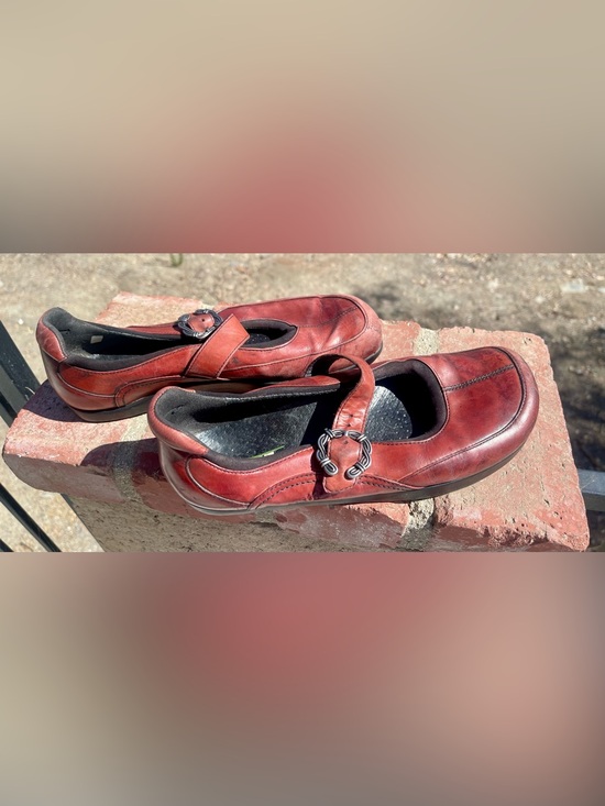 Earth Shoes - Well loved Earth brand Mary Janes